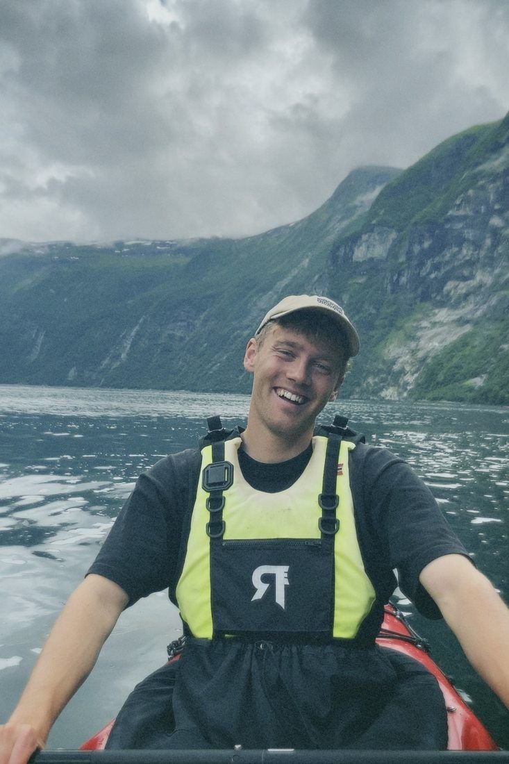Kajakken op het fjord